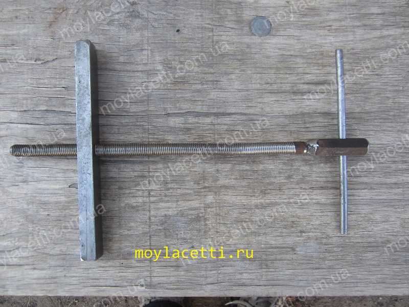 спеціальне пристосування для супорта